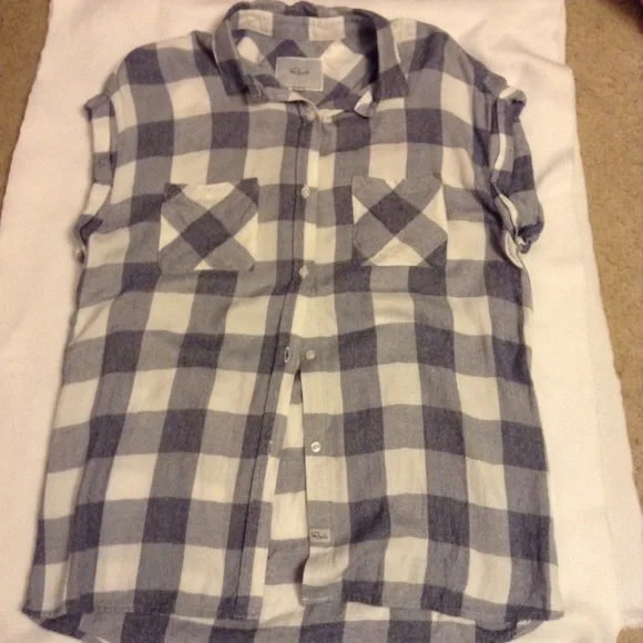 NWOT Rails "Britt" Rolled Sleeve - Picture 2 of 6